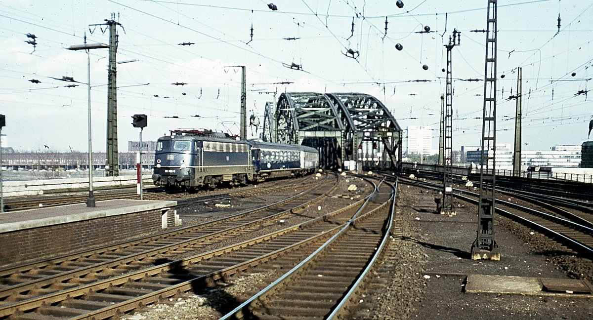 110 386     mit Pz  Hohenzollernbrücke