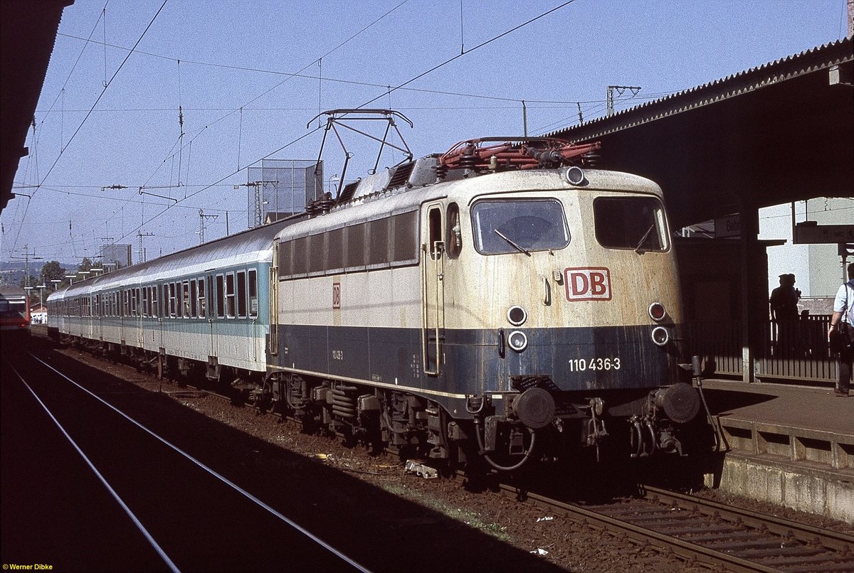 110 436 mit Regionalbahn im Bf. Bebra - 11.09.1999