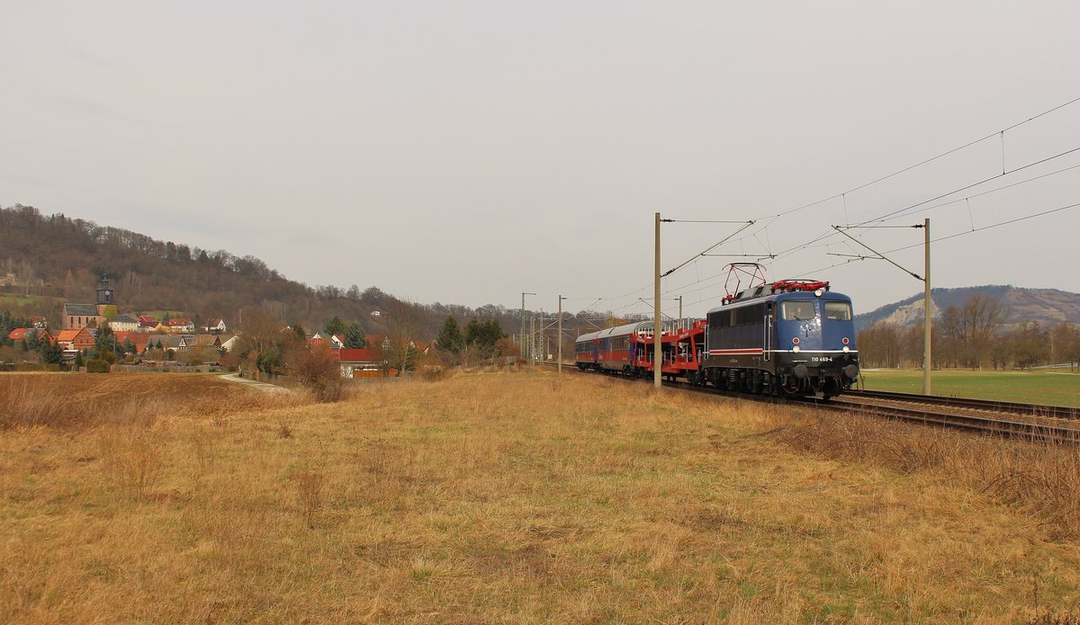 110 469-4 fuhr am 13.03.17 drei Waggons von Berlin nach Nürnberg. Hier ist der Zug bei Großeutersdorf zu sehen.