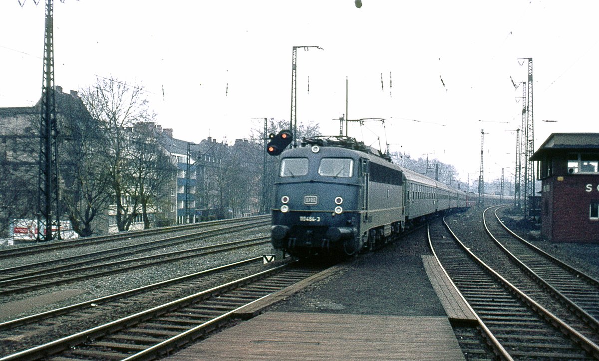 110 484    mit D-Zug  Köln