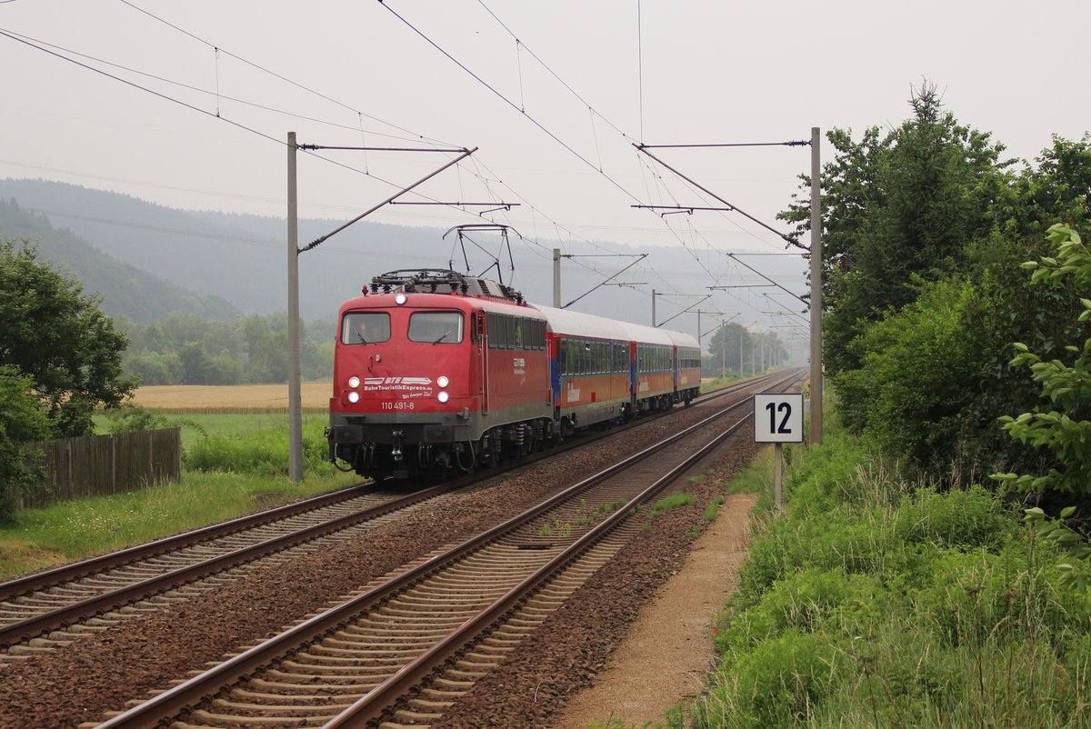 110 491-8 (BTE) fuhr am 11.06.18 von Nürnberg nach Berlin Lichtenberg durch Großeutersdorf. Gruß an den Tf zurück!