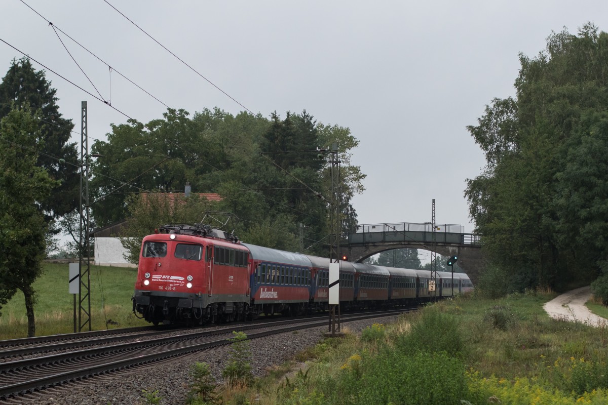 110 491 von BTE mit einem Sonderzug am 2. September 2015 bei Übersee.