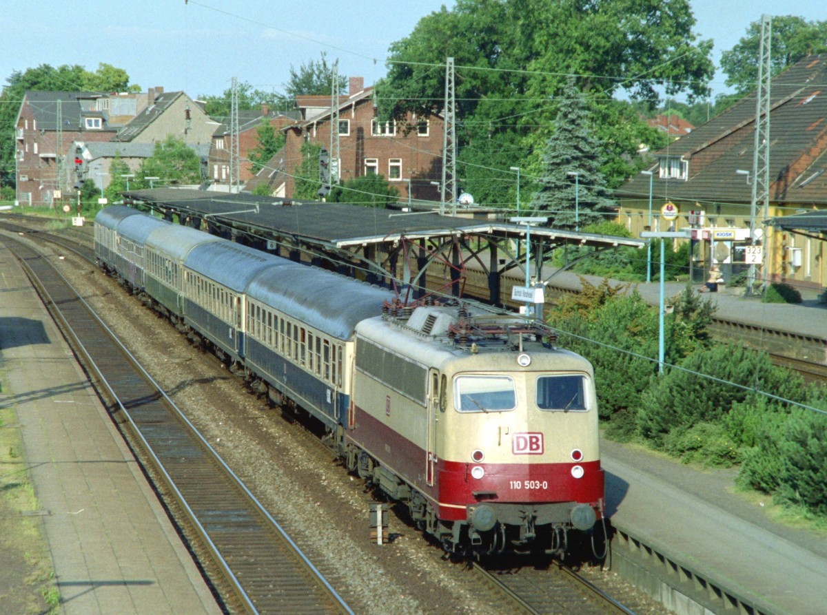 110 503 mit RE 3340 (Hamburg Hbf–Bremen Hbf) am 01.07.1995 in Buchholz (Nordheide) 