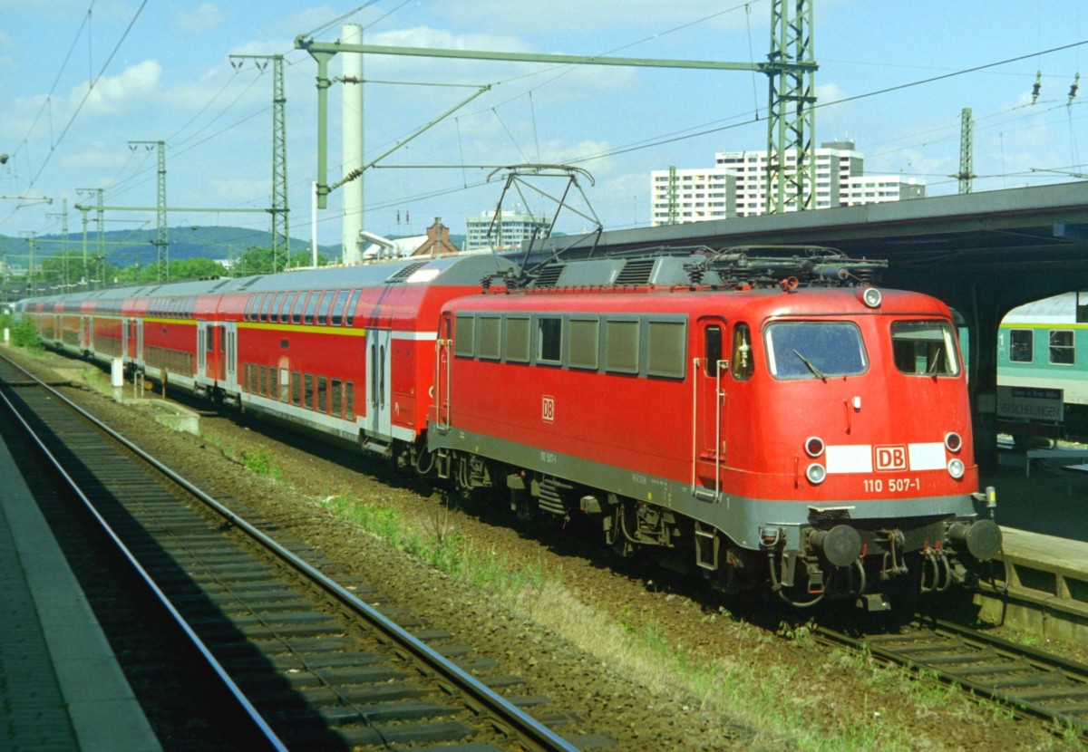 110 507 mit RE 25939 (Bremen–Gttingen) am 05.06.2000 in Gttingen