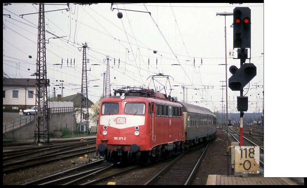 110371 erreichte hier mit ihrem E aus Bremen am 21.4.1992 um 14.23 Uhr Osnabrück HBF Gleis 1!