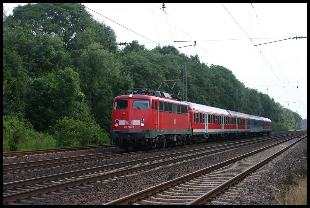 110501 erreicht hier am 16.7.2005 um 8.30 Uhr auf der Fahrt nach Münster den Bahnhof Natrup Hagen.