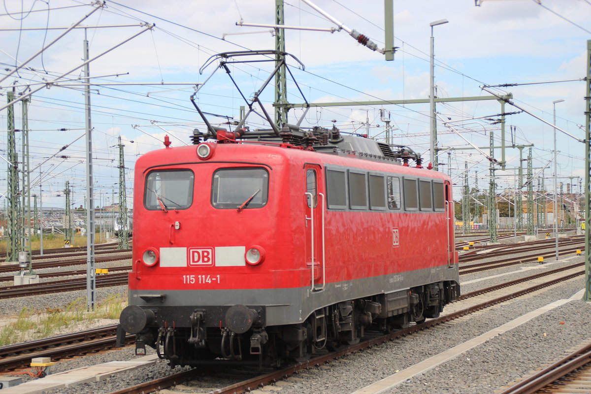 11.08.2016 in Leipzig Hbf: Abfahrt aus der Abstellung 115 114-1
