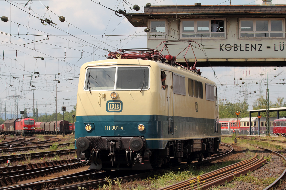 111 001-4 beim Sommerfest in Koblenz-Lützel 22.6.2019