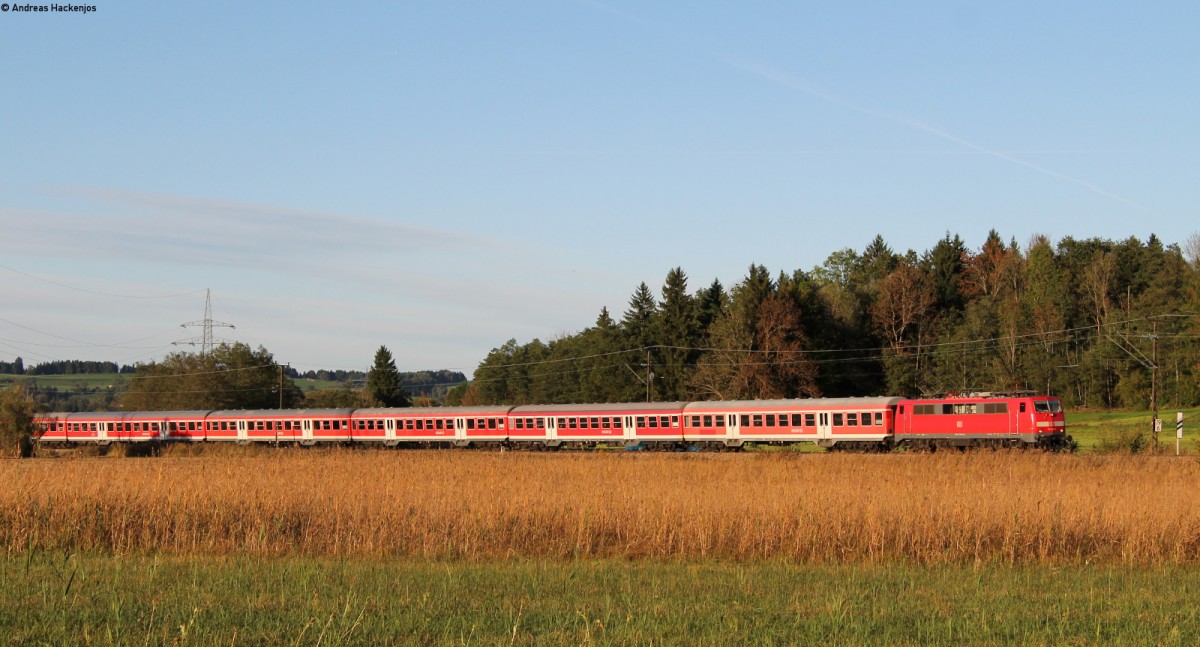 111 005-5 mit der RB 59555 (Mnchen Hbf-Mittenwald) bei Ohlstadt 13.10.13