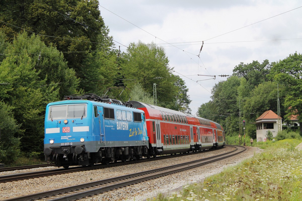 111 017-0 der DB mit Sonderzug in Aßling am 01.08.2014