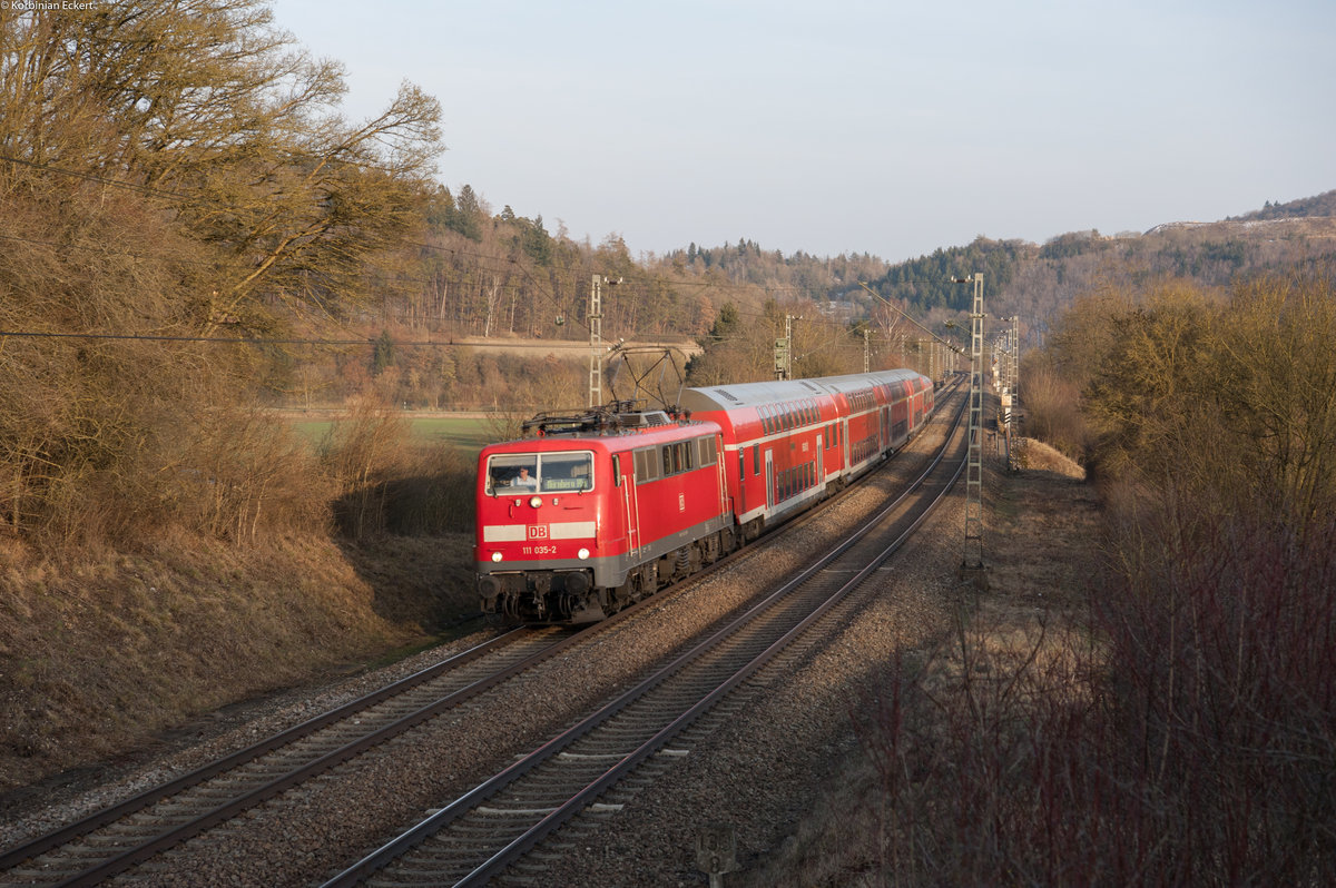 111 035-2 mit der RB 59102 von München Hbf nach Nürnberg Hbf bei Treuchtlingen, 24.03.2018