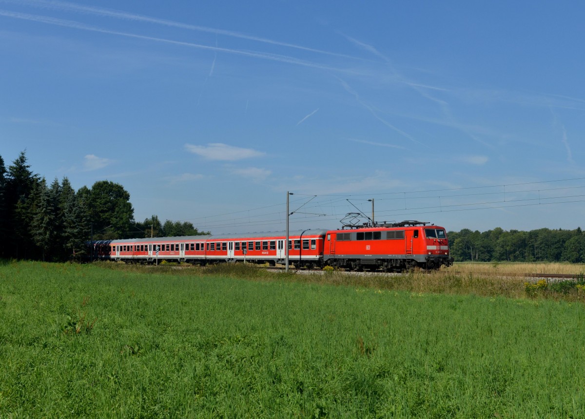 111 035 mit einem RE nach Passau am 07.09.2013 bei Thonstetten.