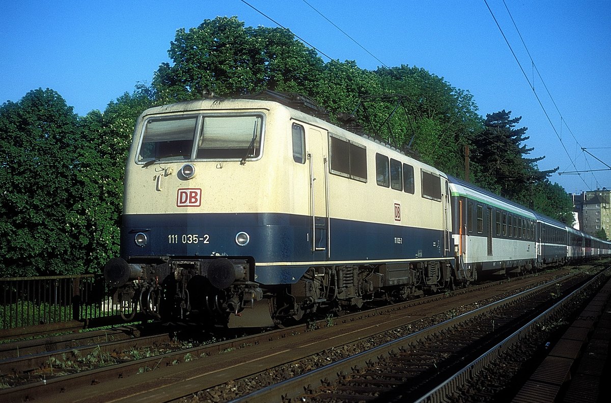 111 035  Ulm Donaubrücke  23.05.01