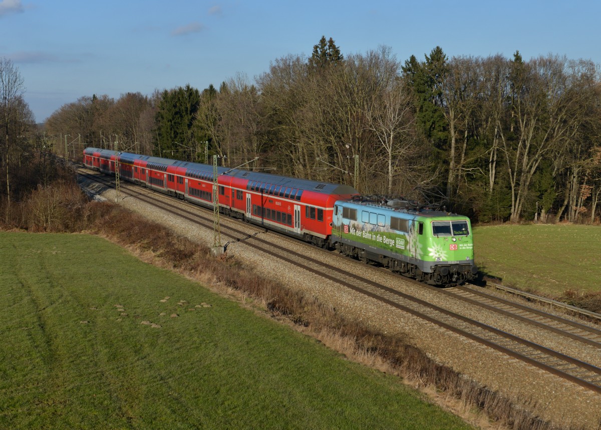 111 039 mit einem RE am 14.12.2013 bei Gutmart.