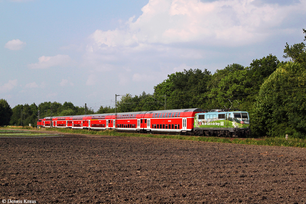 111 039 mit RE am 10.07.2013 bei München Feldmoching.