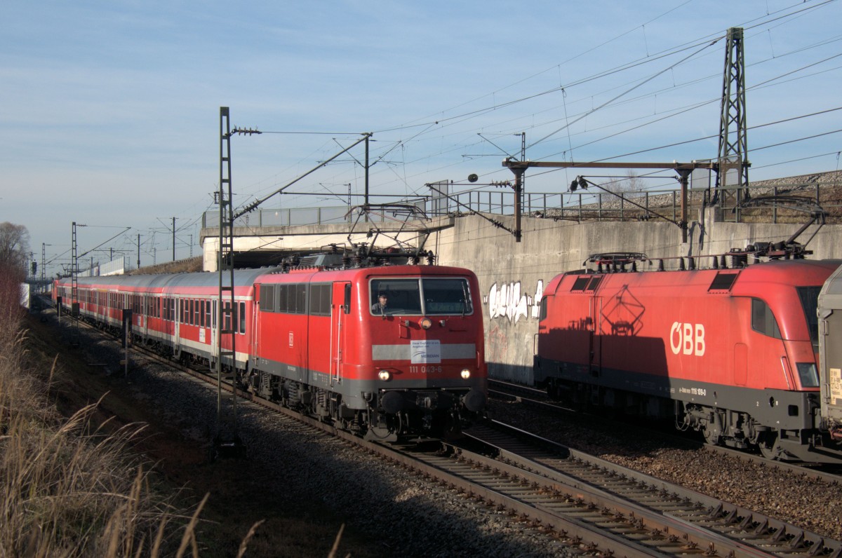 111 043 & 019 im Auftrag f�r Meridian am 21.12.13 bei Waldtrudering/M�nchen
