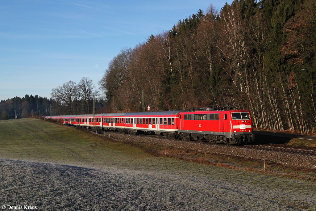 111 043 mit M 79009 am 21.12.2013 bei Hufschlag.