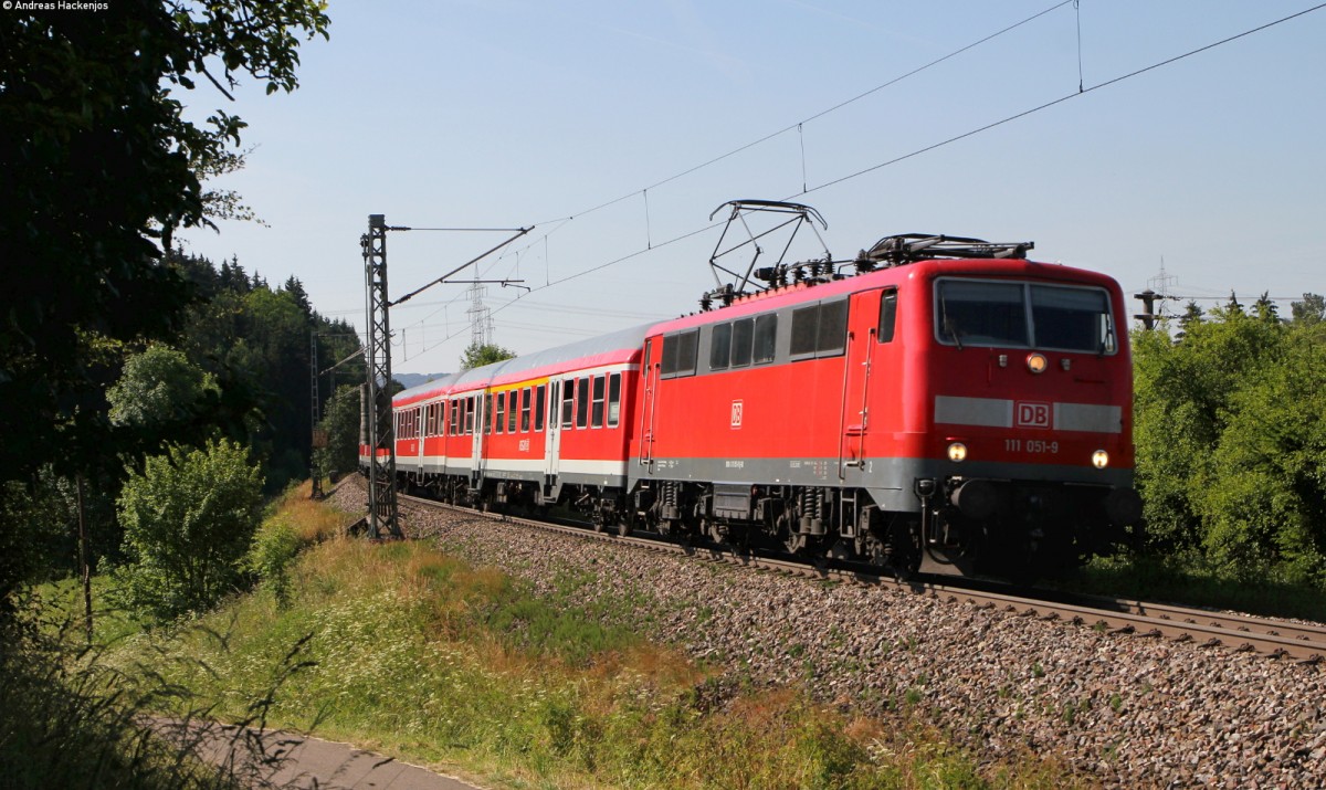 111 051-9 mit dem RE 19002 (Tuttlingen-Stuttgart Hbf) bei Neufra 23.6.14