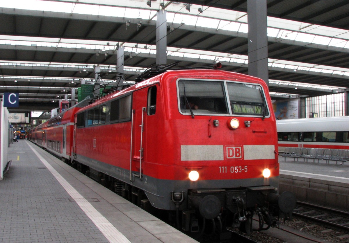 111 053-5 im München HBF. als RB in Richtung Nünberg HBF., 12.09.2014