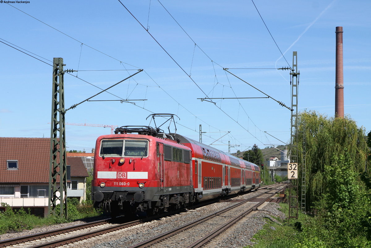 111 060-0 mit dem RE 19059 (Lauda-Stuttgart Hbf) in Walheim 25.4.19