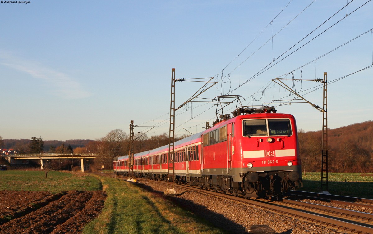 111 062-6 mit der RB 17031 (Offenburg-Basel Bad Bf) bei Kollmarsreute 25.1.16