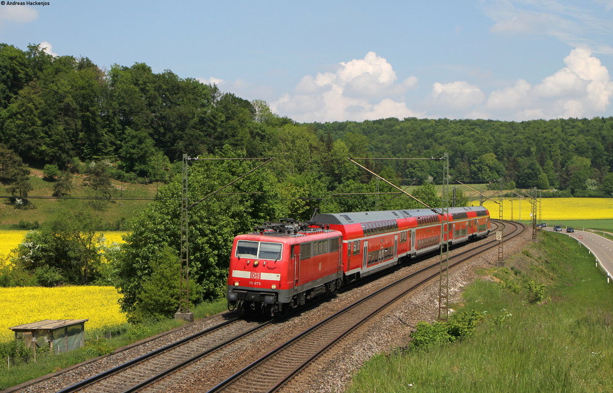 111 075-8 mit dem IRE 4217 (Stuttgart Hbf-Lindau Hbf) bei Urspring 12.5.18