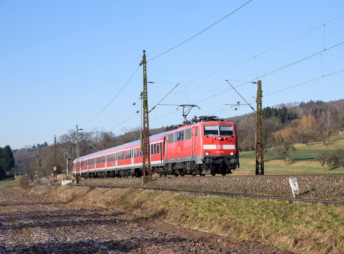 111 075 mit RB 19225 nach Süßen.(Ebersbach/Fils 13.2.2018).