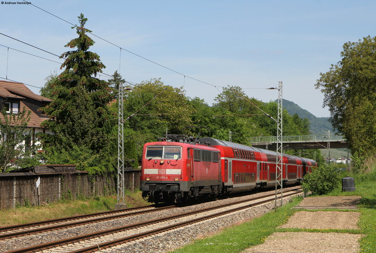 111 079-0 mit dem RE 22031 (Stuttgart Hbf-Tübingen Hbf) bei Metzingen 23.5.19