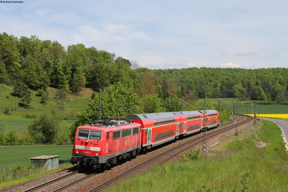 111 087-3 mit dem RE 4215 (Stuttgart Hbf-Biberach(Riß)) bei Urspring 23.5.19