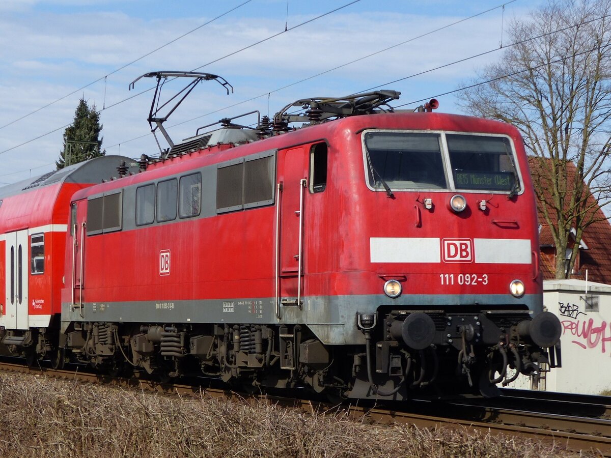 111 092 mit RE15 Emden - Münster kurz vor Rheine, 07.03.15