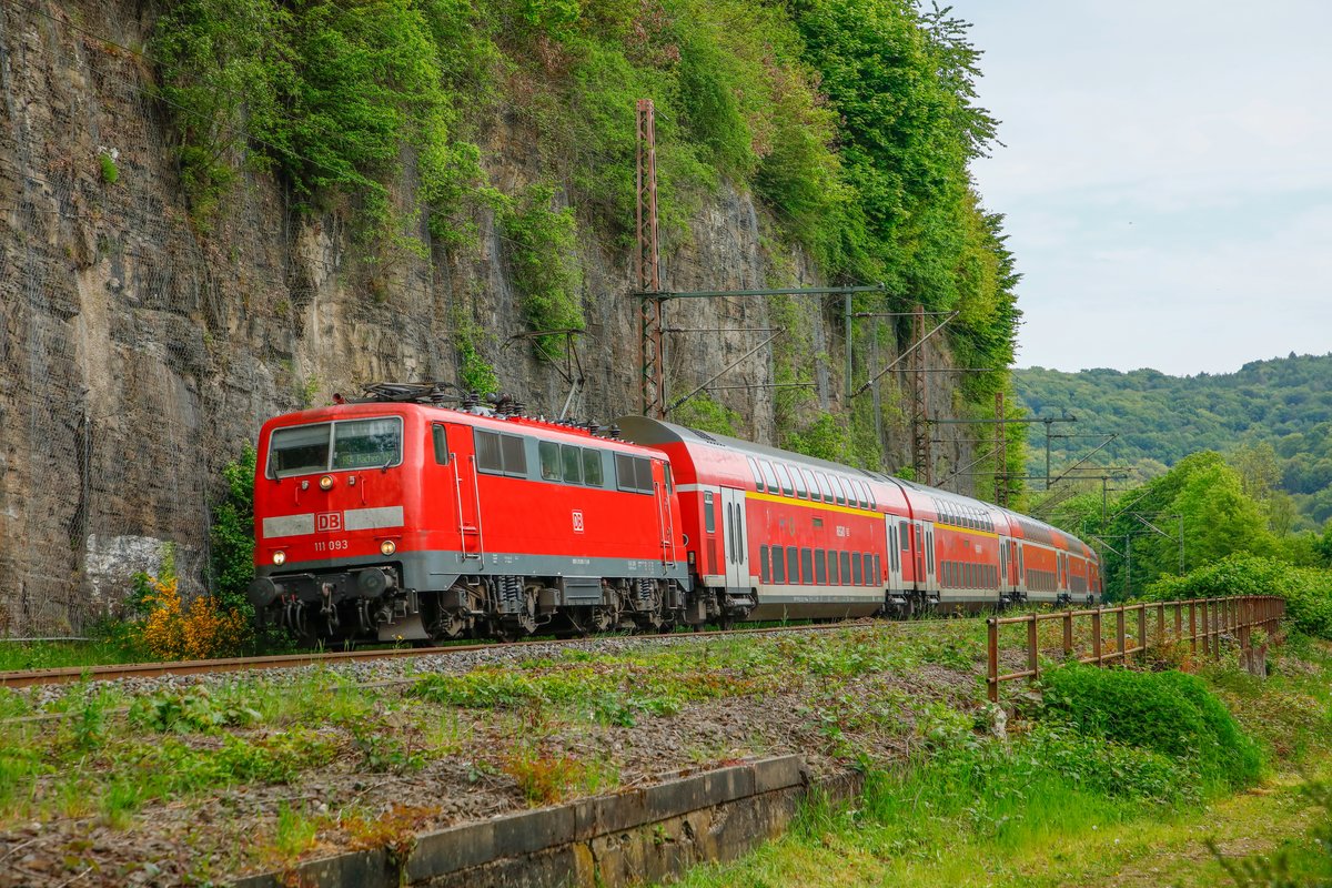 111 093 mit RE4 in Ennepetal, am 18.05.2019.
