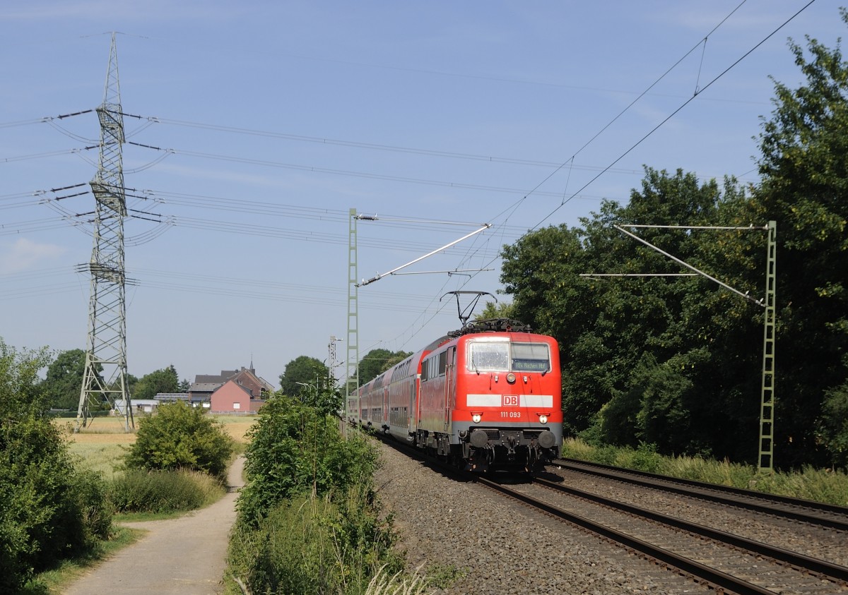 111 093 mit den RE4 Wupper Express am 1.7.2015 bei Süggerath auf der KBS 485 in Richtung Aachen unterwegs