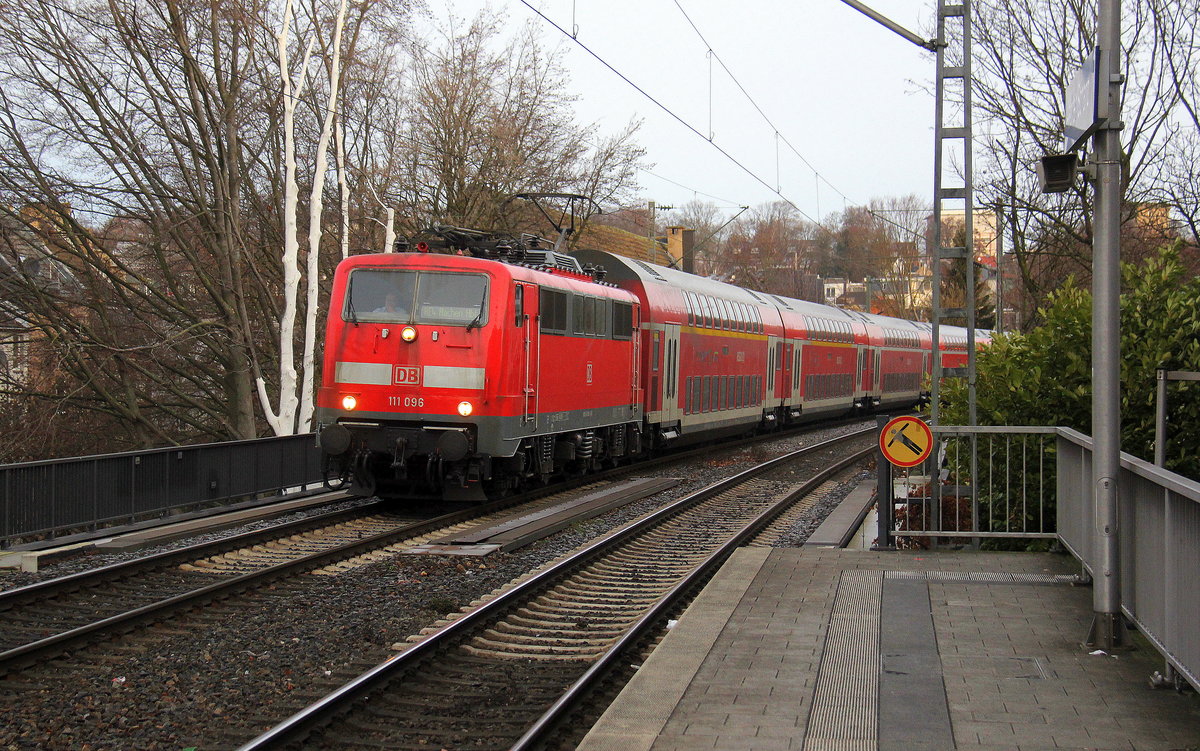 111 096  DB kommt mit dem RE4 von Dortmund-HBf nach Aachen-Hbf und kommt aus Richtung Rheydt,Wickrath,Beckrath,Herrath,Erkelenz,Baal,Hückelhoven-Baal,Brachelen,,Lindern,Süggerath,Geilenkirchen,Frelenberg,Zweibrüggen,Übach-Palenberg,Rimburg,Finkenrath,Hofstadt,Herzogenrath, Kohlscheid,Richterich,Laurensberg,Aachen-West und fährt in Aachen-Schanz ein und hält in Aachen-Schanz und fährt dann weiter in Richtung Aachen-Hbf. 
Aufgenommen vom Bahnsteig von Aachen-Schanz.
Am Morgen vom 4.2.2019.