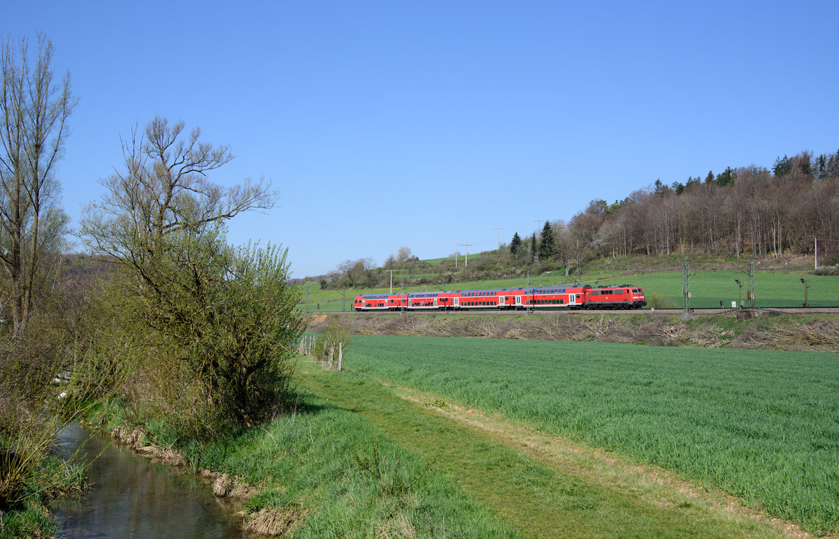 111 110 mit RE 4213 nach Biberach(Riß).(Lonsee 20.4.2019).