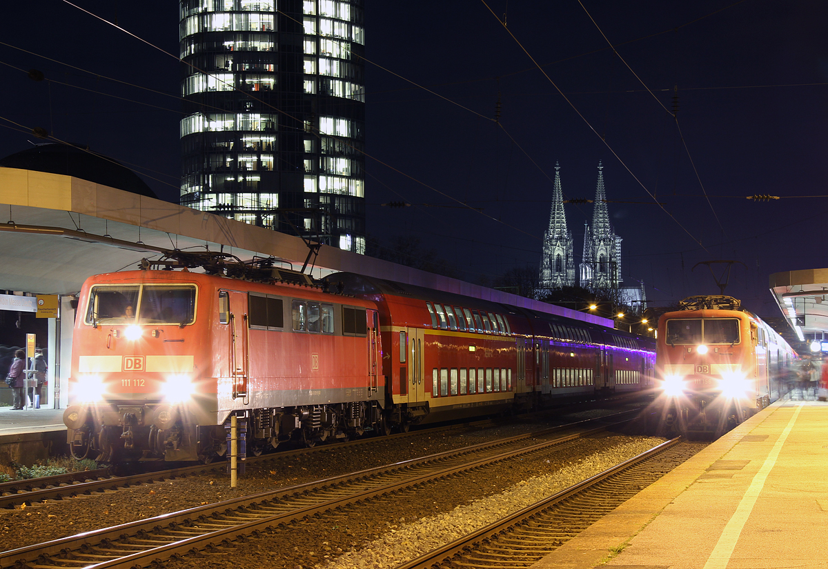 111 112 am RE7 & 111 156 am RE9 in Köln Messe/Deutz am 23.11.2015