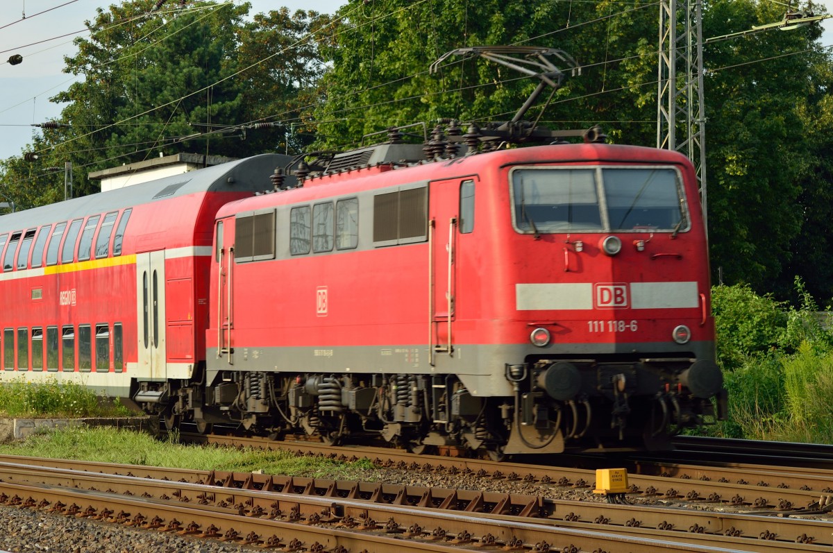 111 118-6 mit einer RE4 bei der Einfahrt in Rheydt Hbf am 2.8.2014