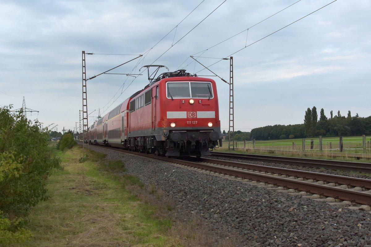 111 127 mit RE4 nach Aachen Hbf bei Wickrathhahn 21.8.2017