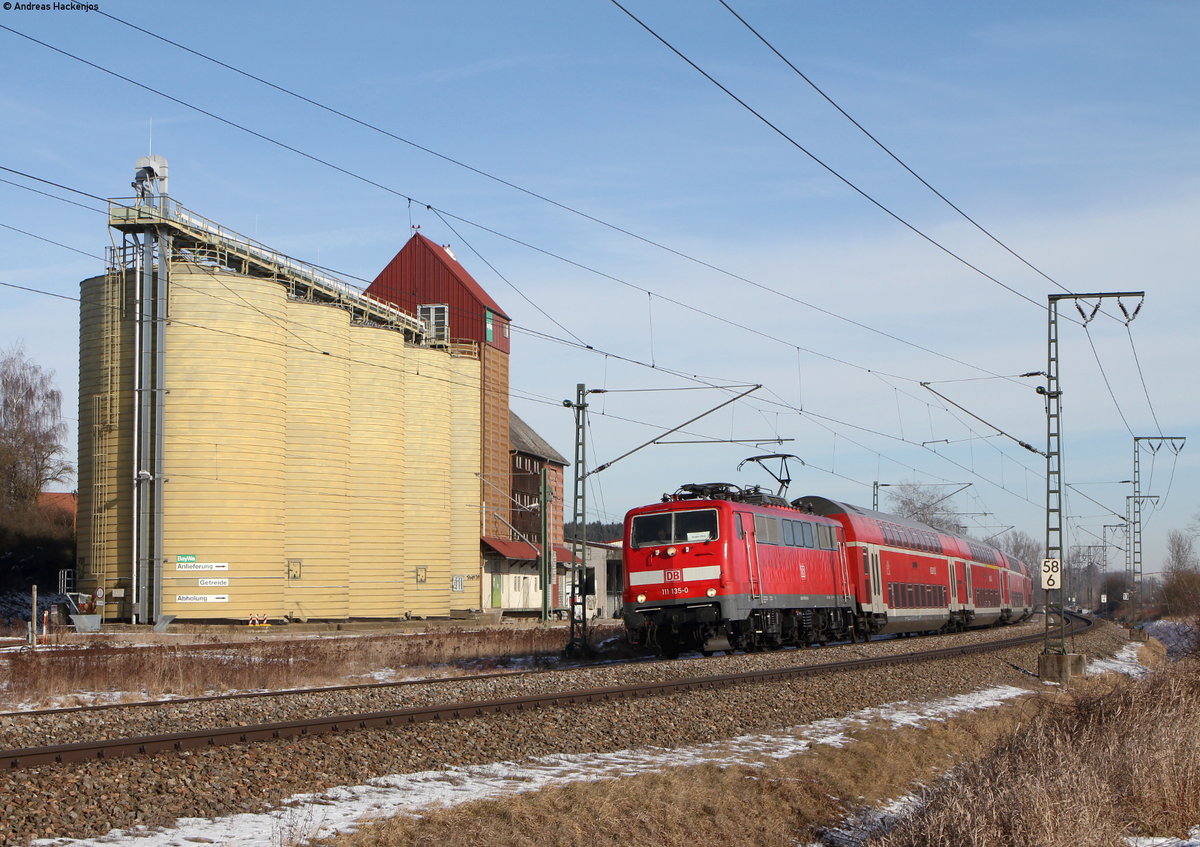 111 135-0 mit dem RE 19035 (Stuttgart Hbf-Singen(Htw)) bei Eutingen 27.1.17