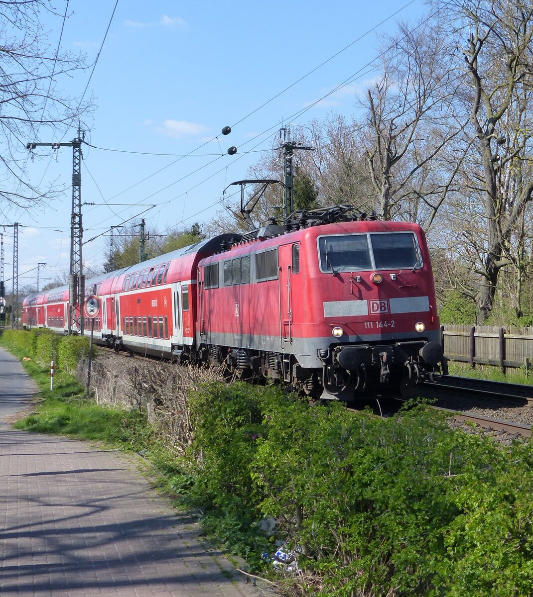 111 144 mit RE nach Münster kurz vor Bf. Rheine, 18.04.15