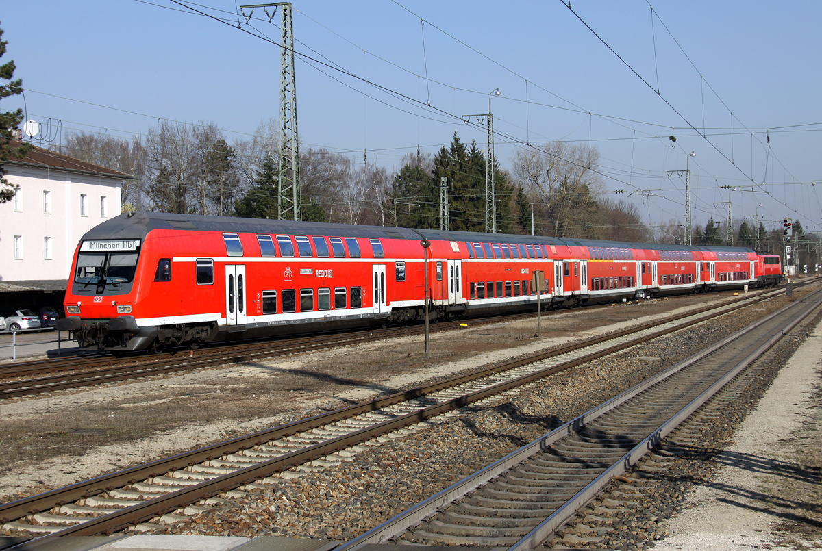 111 159-0 schiebt die RB von Nürnberg nach München in Ingolstadt HBF am 12.03.2014 