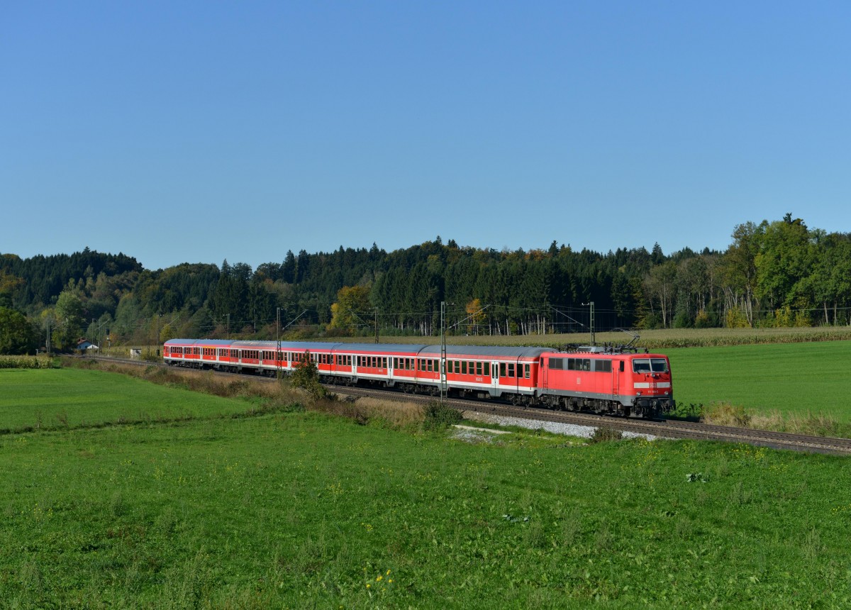 111 166 mit einem RE am 13.10.2013 bei Bergham.