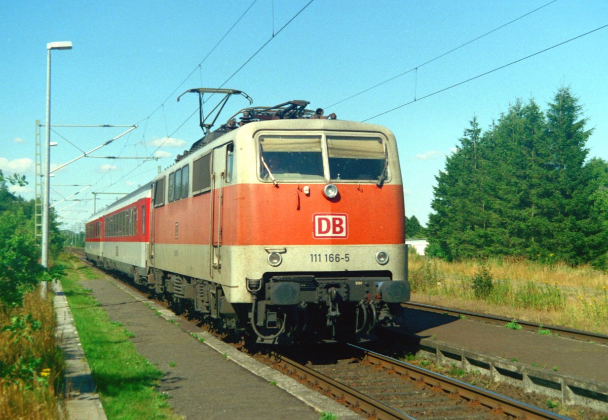 111 166 mit berfhrungsfahrt Neumnster–Hamburg-Langenfelde am 28.07.1999 in Dauenhof