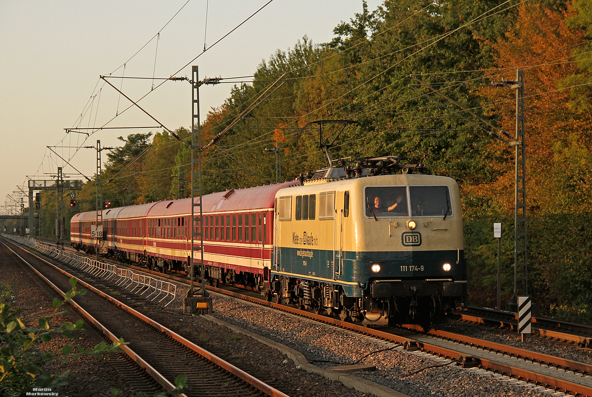 111 174 mit einem EE Sonderzug in Köln Stammheim am 20.09.2020