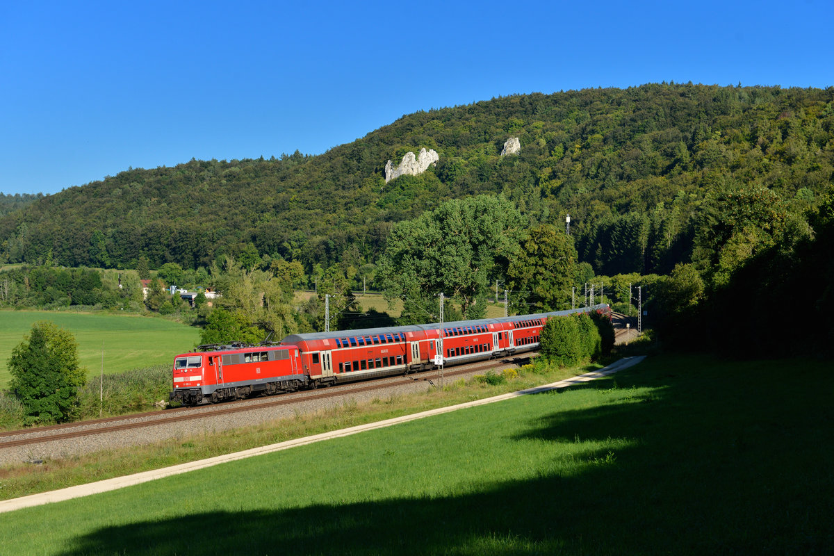 111 181 mit einer RB am 25.08.2016 bei Dollnstein. 