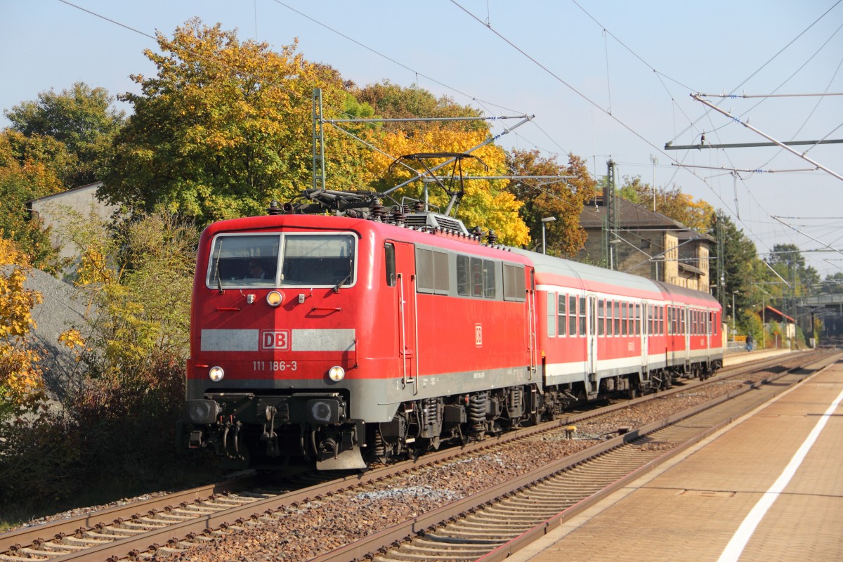 111 186-3 DB in Hochstadt/ Marktzeuln am 08.10.2013.