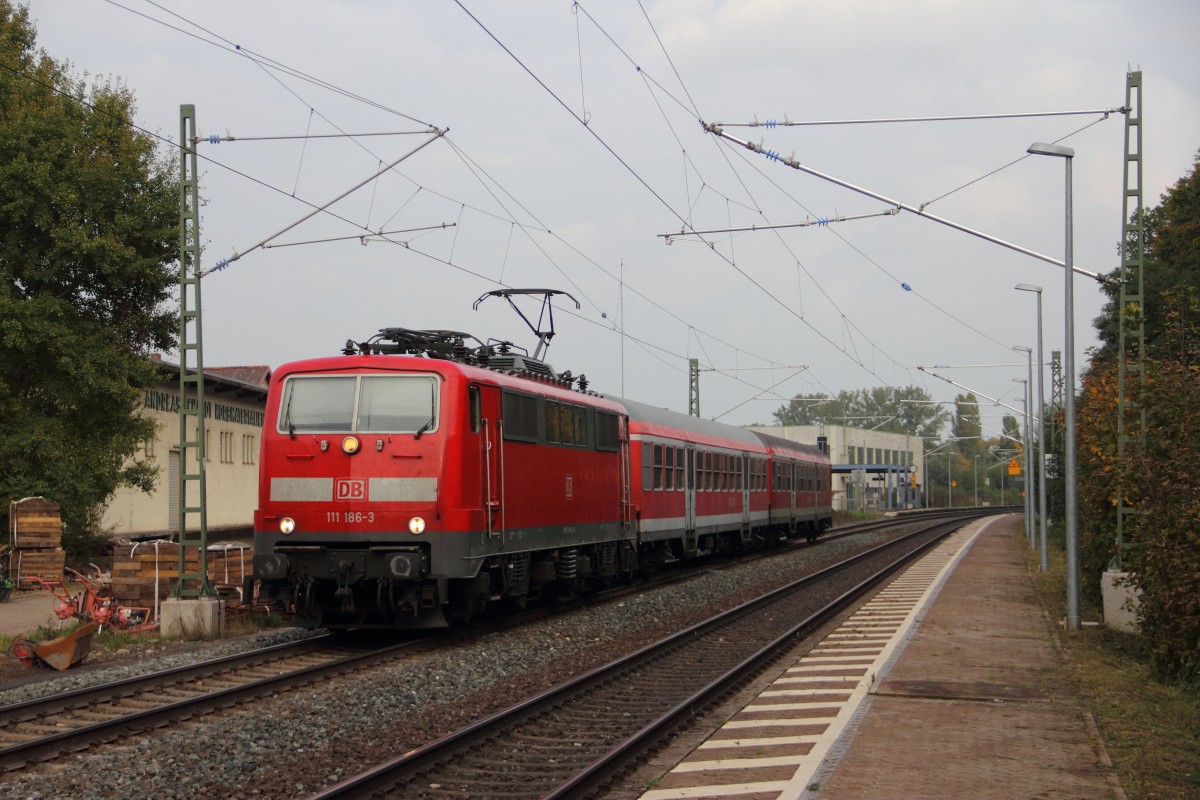 111 186-3 DB in Michelau am 09.10.2013.