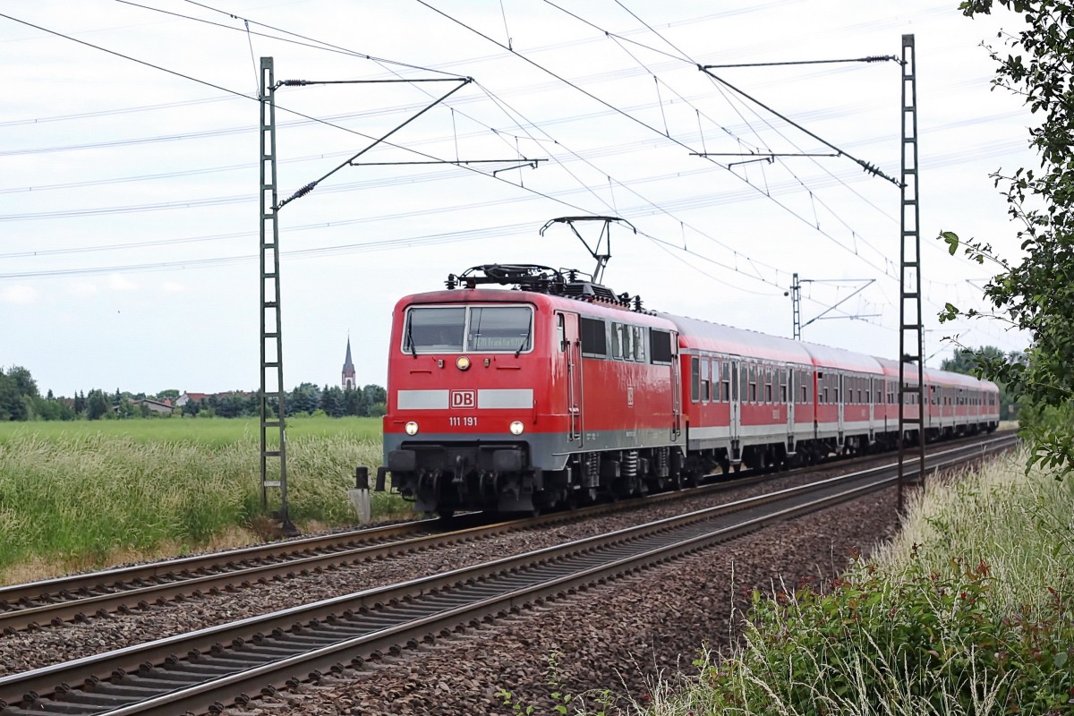 111 191 als RE70 von Mannheim nach Frankfurt - Main - Streckenabschnitt Gernsheim / Groß Gerau - 10.06.2015