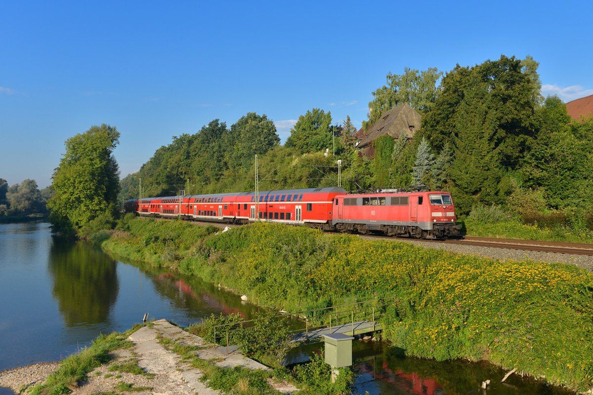 111 199 mit einem RE am 07.09.2013 bei Volkmannsdorf.