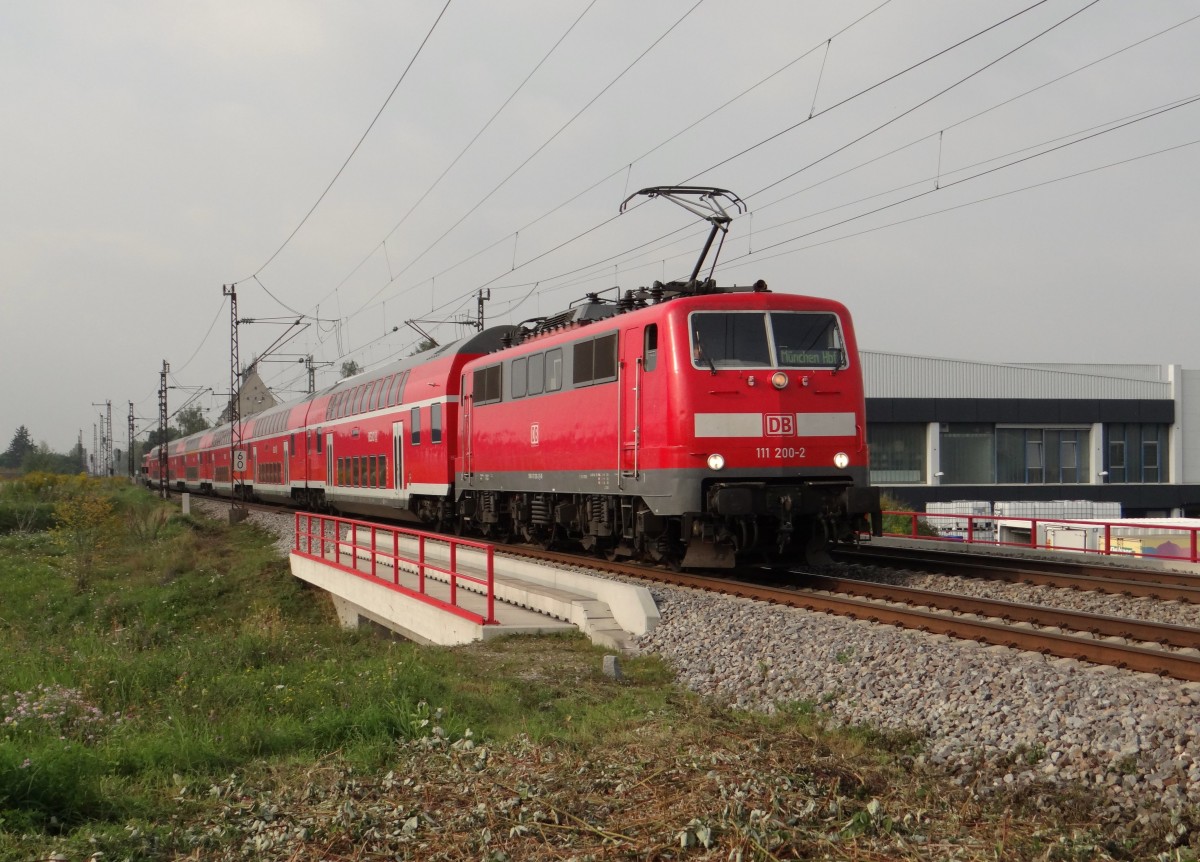 111 200-2 fährt hier am 04.09.14 durch Gersthofen am Zugschluss ist 111 222-6.
