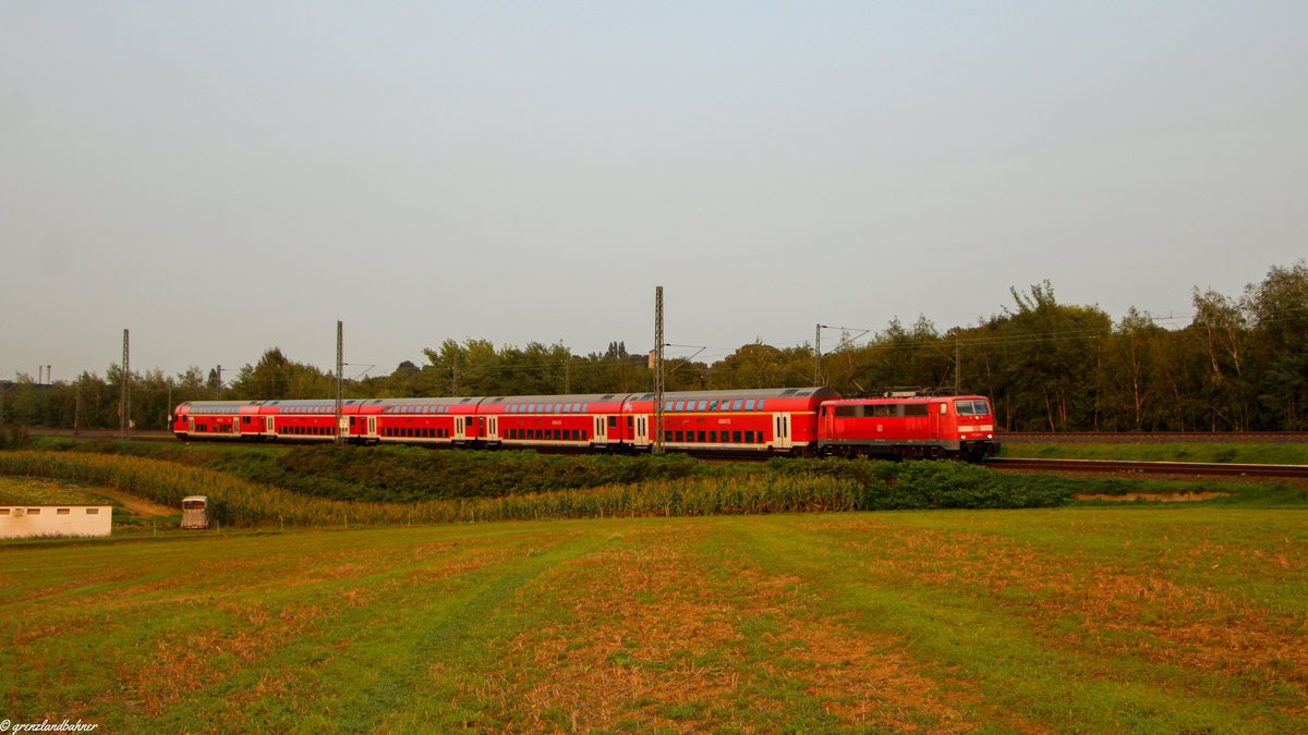 111-209 zieht bei schönstem Abendlicht den RE4 in Richtung Aachen.


Wuppertal, 11.09.2020
